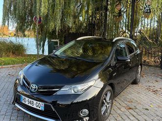 toyota auris hybride touring sport