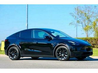 tesla model y anno 2024 rwd nera