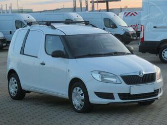 škoda praktik 1.2 12v, čr