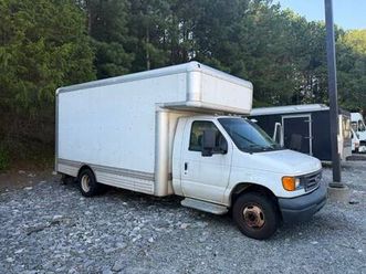 2007 ford e450 super duty 17ft box truck – $8,500 obo
