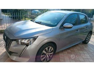 peugeut 208 benzina 5000km