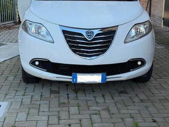 lancia y - anno 2013 - metano