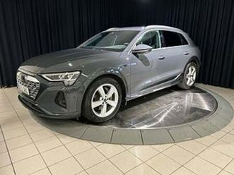audi q8 50 e-tron quattro kamera drag elstol minne 340 hk