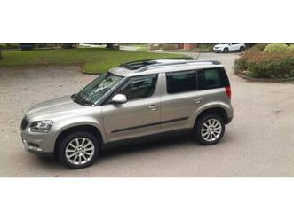 skoda, yeti 1.2 tsi sel outdoor, hatchback, 2016, manual, panoramic sun-roof
