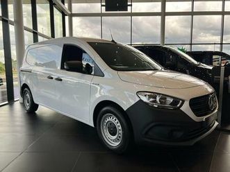 45kwh base auto l2 6dr