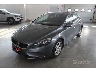 volvo v40 d2 kinetic