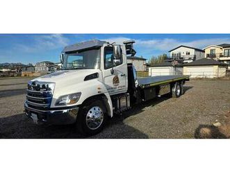 2020 hino 338 5 ton tow truck flat deck only 17,680 km