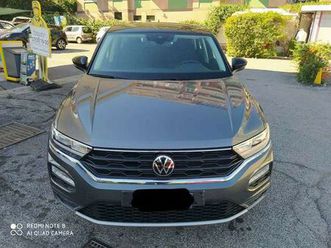 volkswagen t-roc t-roc i 1.0 tsi business 110cv