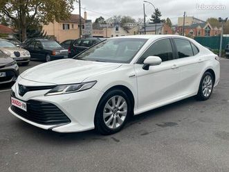toyota camry 2.5 hybrid design