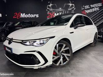 volkswagen golf 8 1.5 tsi 150ch dsg7 r-line 1st•toit ouvrant•feux full led•calandre finition led•caméra•radars av/ar•jantes 18p•étriers rouge•gps•carplay•charge