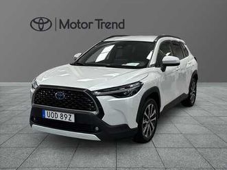 corolla cross 2,0 hybrid awd-i executive | spi | backkamera | p-sensorer | bsm |