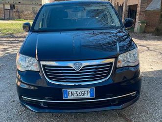 lancia voyager 7 posti 2012 165.000km 2.8 cc autom