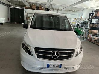mercedes-benz vito 2.2-5posti automatico-autocarro