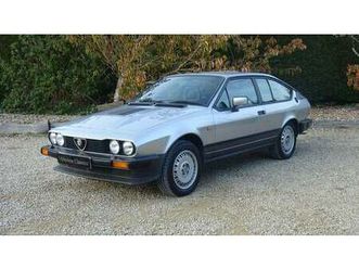 1987 alfa romeo gtv – silver with black interior a vendre