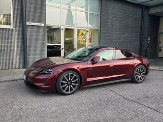 porsche taycan 476cv