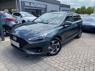 hyundai i30cw*navi*led hsw*pdc vo&hi&r.kamera*winterpake