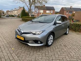 toyota auris touring sports - 1.8 hybrid trend (nieuwe apk )