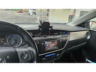 toyota auris 120d advance