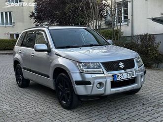 suzuki grand vitara ii 2.0i lpg 4x4 kůže xenony