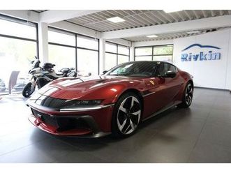 ferrari 12cilindri carbon passenger display lift sofort