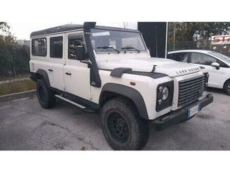 land rover defender 110 2.4 td4 crewcab se del 2010 usata a pesaro