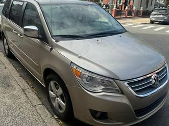 2009 vw routan clean title