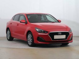 hyundai i30 fastback, 1.4 t-gdi, serv.kniha,
