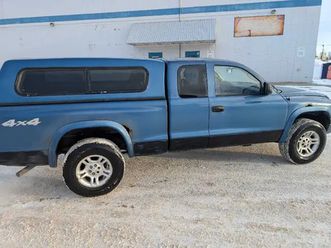 2004 dodge dakota 4x4 (trade for quad or cash)