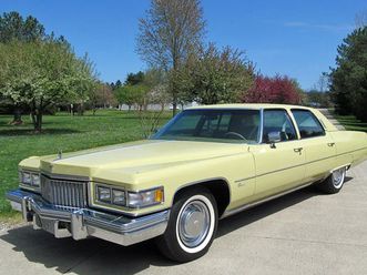 1975 cadillac fleetwood