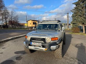 toyota fj cruiser 4x4