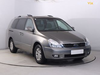 kia carnival 2.2 crdi automat, 7 miest, serv.kniha, tempomat za 6 500 €