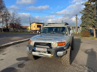 toyota fj cruiser 4x4 za 27 000 €