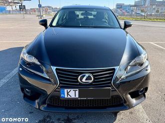lexus is ver-300h-prestige