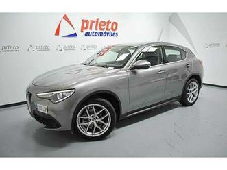 stelvio 2.2 executive q4 210 aut.