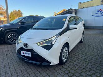 aygo 5p 1.0 x-play m-mt 72cv