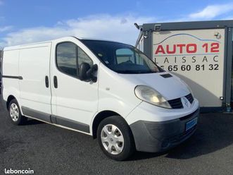 renault trafic 2.0dci 90 cv générique l1h1 2011