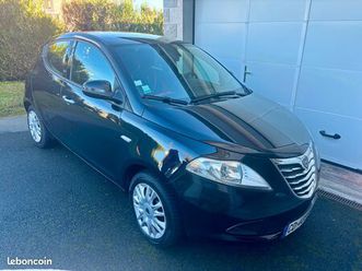 lancia ypsilon black & red 1.2 s&s 69ch