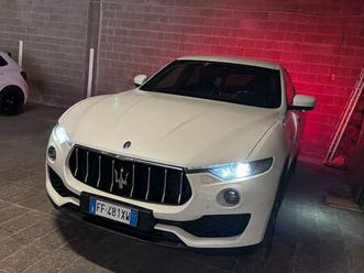 3.0 v6 gransport nerissimo 250cv auto