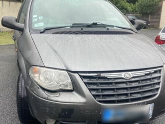chrysler grand voyager 2.8 crd stow'n go lux / 7 places