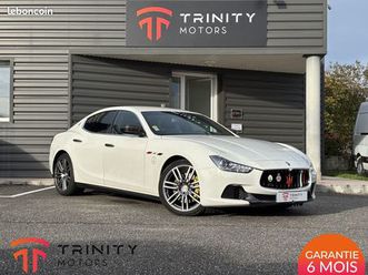 maserati ghibli 3.0 275ch pack carbone + entretien a jour + camera de recul + eclairage logo mase...