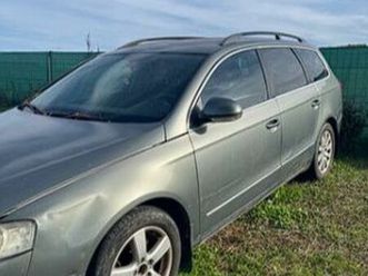lot de 2 voitures | toyota corolla et volwsagen passat