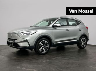 mg zs ev long range luxury 70 kwh long range! | panoramadak | 360 camera | parkeersensoren | 17'' lm velgen