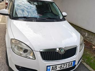 shitet skoda roomster,2008, 3800 euro, automat, benzine/gaz.