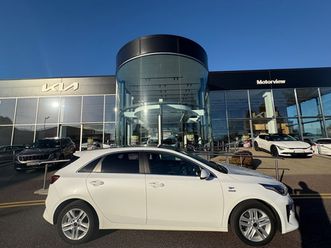 1.6d alloys air con bluetooth, *warranty till 2028* air conditioning, touch screen infotainment system, rear parking sensors, reversing camera