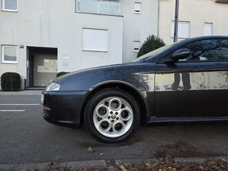 alfa romeo gt 1,9 jtd m-jet, 2005 god.