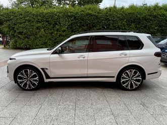 bmw x7 m60i *sky lounge*carbonpaket*23 zoll*7-sitzer