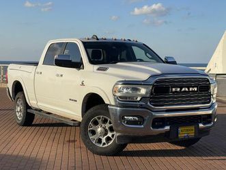 laramie‏ 6.7 td at 4x4‏ (370 כס)‏ הנעה כפולה