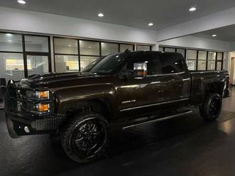 2018 chevrolet silverado 3500 hd crew cab ltz pickup 4d 6 1/2 ft v8, t