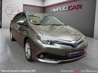 toyota auris touring sports rc18 hybride 136h dynamique entretien toyota très bon état garantie 12 mois