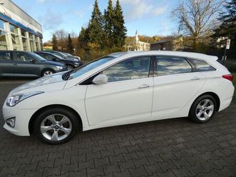 hyundai i40 cw*2 hand*xenon*pdc*shz*tempomat*klima*alu*